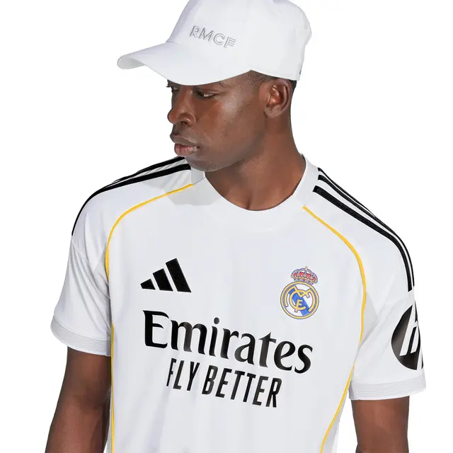 Real Madrid Primera Equipación.jpg